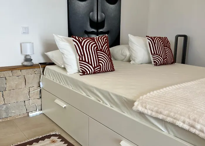 Largo De Santa Ana *